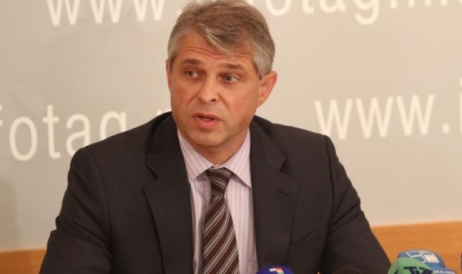 Suspans! Ministrul Vasile Botnari se mai gândește la candidatura lui Baleca