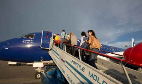 За причинённый пассажирам ущерб авиакомпании в Молдове дорого ...