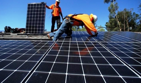 Consumatorii casnici au instalat sisteme fotovoltaice mai puternice de 6 ori decât ...