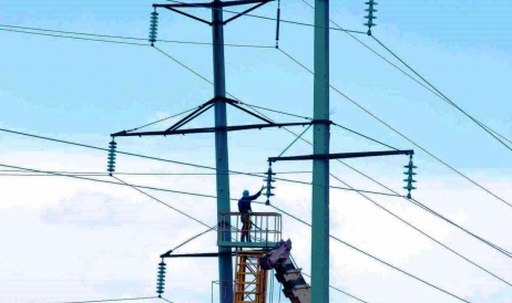 Rețelele electrice vor fi reincluse în programul de privatizare. În schimb va fi ...