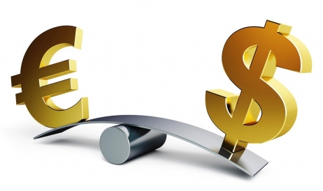 Ce impact poate avea pentru economia Moldovei trecerea de la dolar la euro, ca monedă de referință