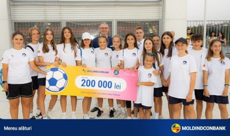 Moldindconbank поддерживает женскую футбольную команду «Pudra», получившую 200 000 ...